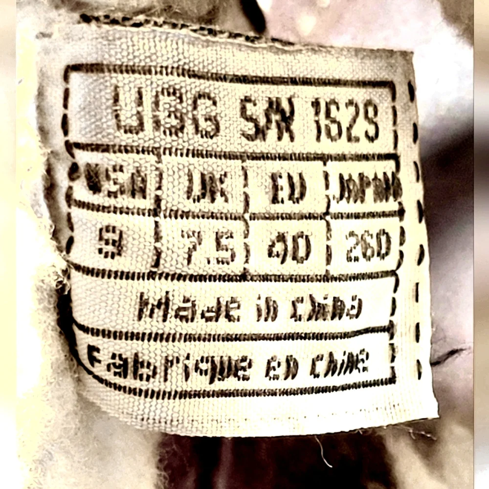 UGG Women's Furry Sherpa Lined Flip Flops Sandals Size 9 UGG 1629